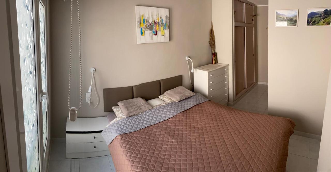 Casa Magdalena 2-bedroom Between The Locos And Del Cura Beaches